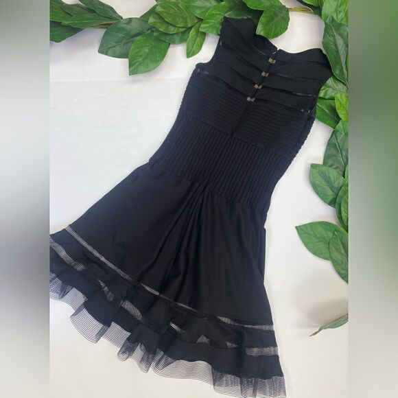 Cache Bandage Fit and Flare Dress With Cut Out Skirt Details XS - Picture 4 of 7